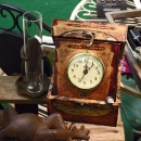auf alt getrimmte Uhr