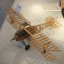altes Flugzeug, unbeplankt, die Zweite
