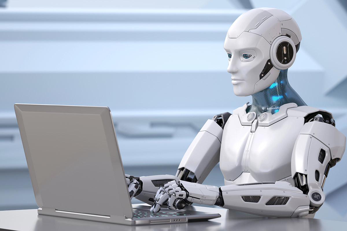 Schreibroboter Roboter schreibt am Laptop