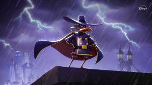 Promo Darkwing Duck 2026: Ente auf Dach , im Hintergrund Blitze